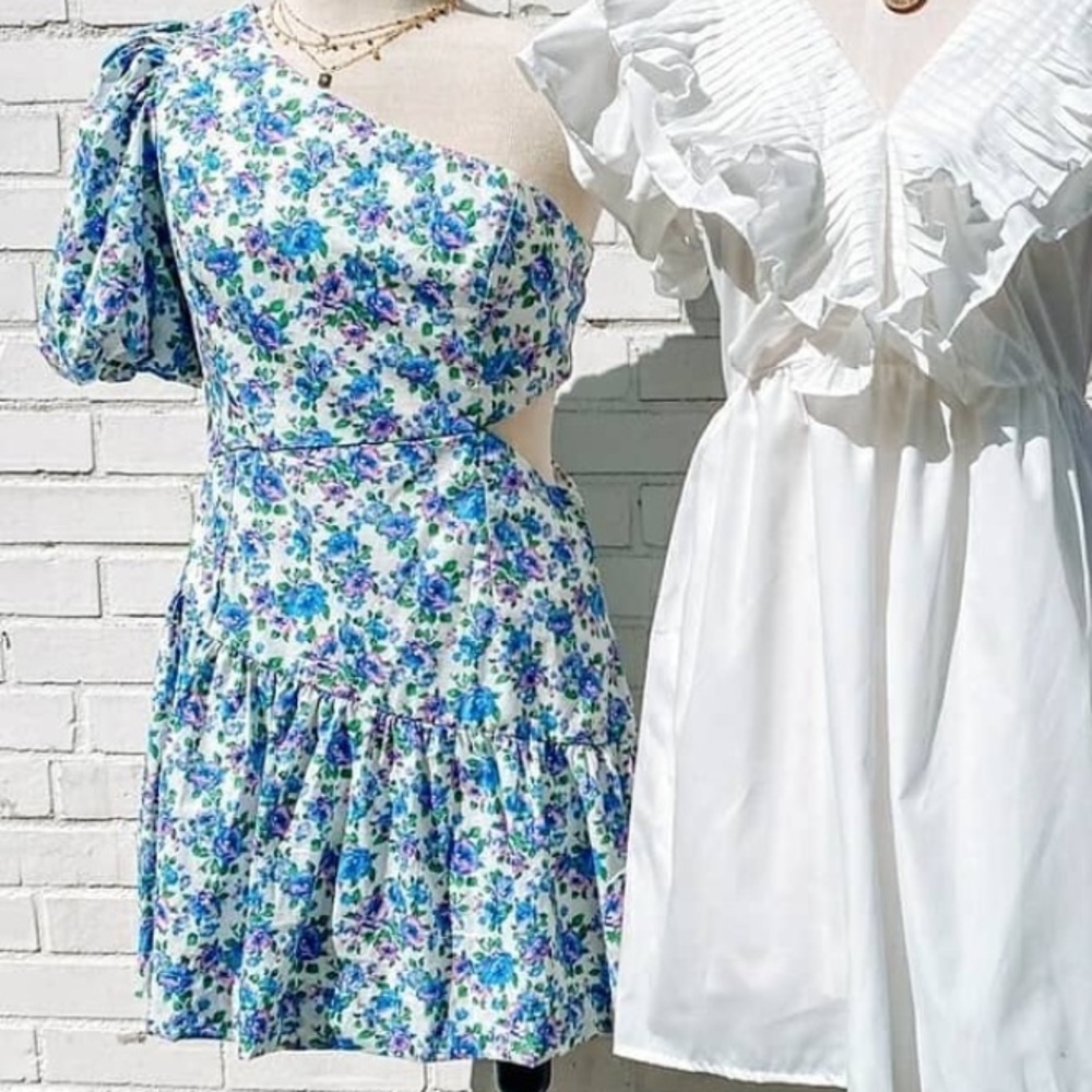 NWT DO+BE One shoulder puff sleeve dress with cutout side- size medium
